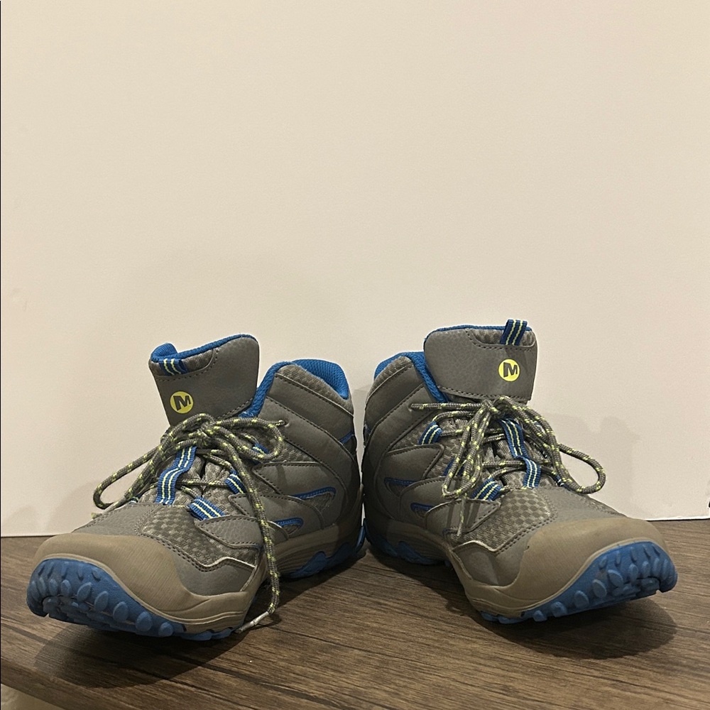 Merrell Kids Boots in Gray with Blue Accents